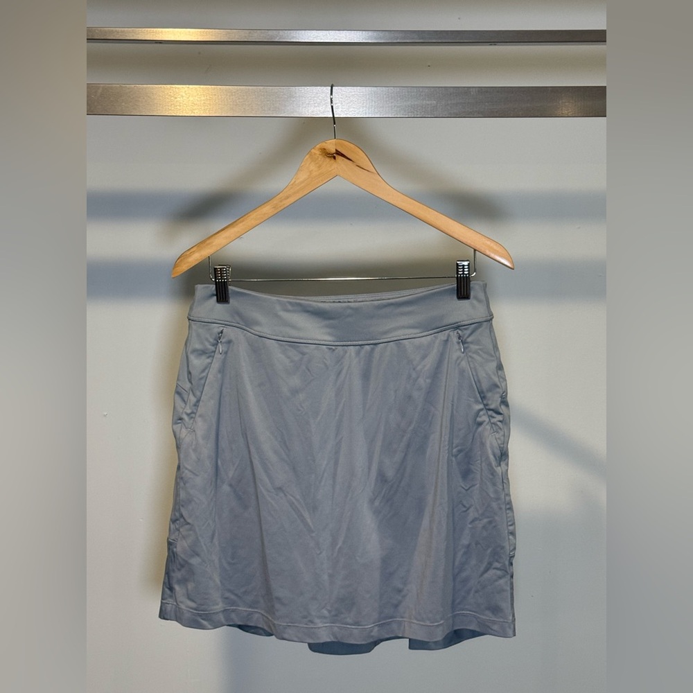 Women’s Greg Norman Gray 16” Pull On Golf Skort Back Flounce Pockets ✨